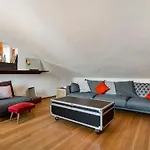 Bright And Peaceful Apartment In Historic Palazzo