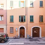 Piazza Maggiore - Il Sentiero Apartment With Private Garden