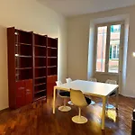 Whouse Large Suite Apartment Indipendenza