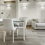Realkasa Canonica Apartment