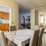 Family Elegant Apartment By Wonderful Italy