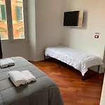 Whouse Suite Apartament Indipendenza