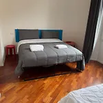 Whouse Suite Apartament Indipendenza