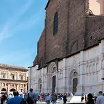 Piazza Santo Stefano 6 Rooms - By Bolognacentro Luxuryh