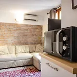 Casa Zamboni