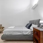 Carbonara Palace 1 - Luxury Comfort Under Medieval Towers