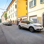 La Petroniana Home