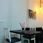 Santa Viola House - By Aydeshouse