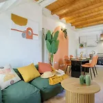 Charming Vintage Home By Piazza Maggiore With Garden