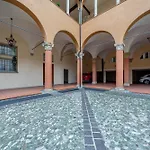 Luxury Flat And Free Parking
