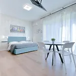 Taron House - Bologna Center Station & Fiera