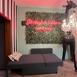 Giraffe Art Ducati Blq Apartment
