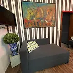 Giraffe Art Ducati Blq Apartment