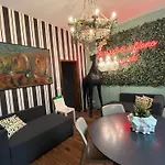 Giraffe Art Ducati Blq Apartment