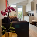 Mood\'S Home Blq