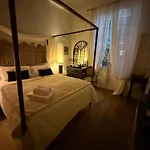 Les Chambres De Amelie B&B
