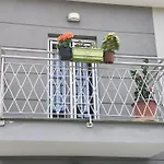 Grigio Perla Residenza, casa indipendente con parcheggio privato e giardino