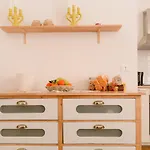 Grande, Moderno Appartamento In Edificio Storico