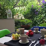 Getthekey Hills Garden Apartment