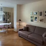 Getthekey Hills Garden Apartment