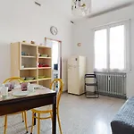 Bright&Cozy C5 Fiera Apartment