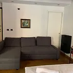 Whouse Suite Gold Towers
