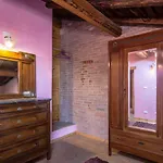 Casa Di Campagna In Citta