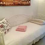 La Petroniana Home