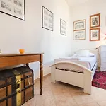 Lupari Apartment, Palazzo Storico Sotto Le Due Torri