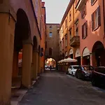 La Finestrella Sul Canale Di Via Piella