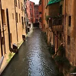 monolocale centro storico via Piella