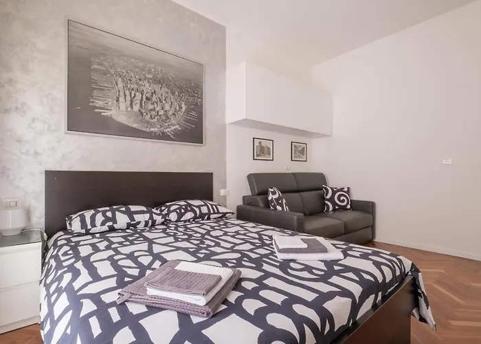 Galleria Del Toro Apartments