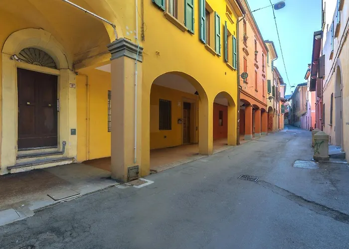 San Vitale University Center Apartment