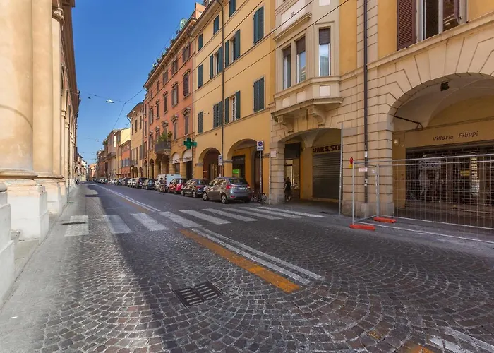 Apt W/Terrace 10 Min Walk From Piazza S.Stefano