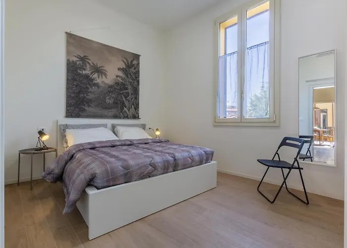 Accademia Delle Belle Arti University Apartment