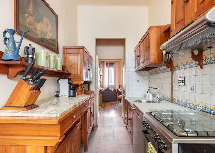 Central Elegant Apartment - Liberty House