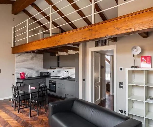 Wooden Design Apartment By Wonderful Italy
