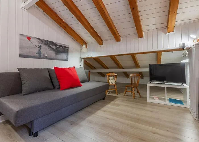 Aposa Little House