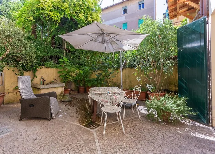 Pleasant Central Apartment With Garden