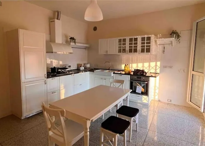 Camere In Appartamento Condiviso Vista San Luca
