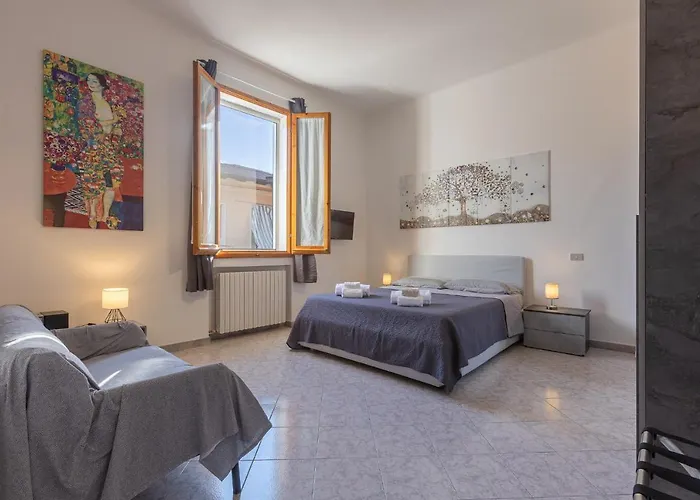 Urban Living Nest: Prime Location