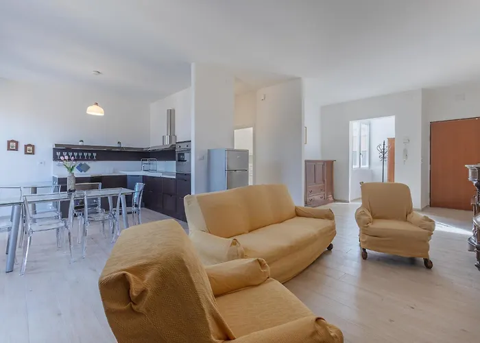 Spacious Apartment X5 With Two Balconies!