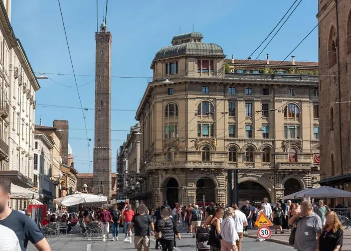 Piazza Santo Stefano 6 Rooms - By Bolognacentro Luxuryh