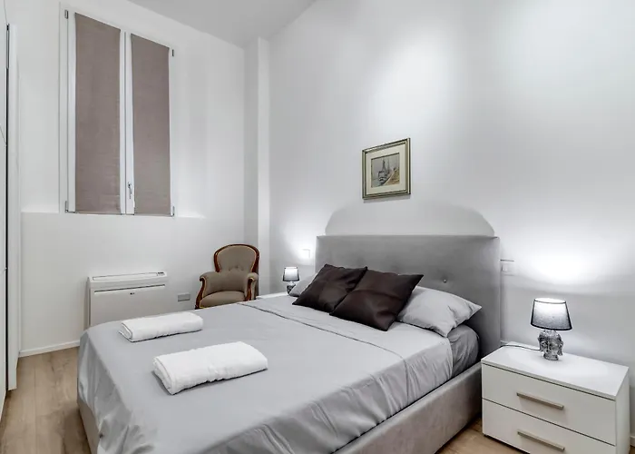 Carbonara Palace 1 - Luxury Comfort Under Medieval Towers