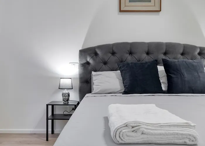 Carbonara Palace 2 - Luxury Comfort Under Medieval Towers