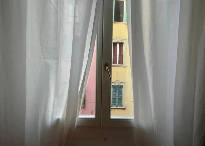 Elle Rooms
