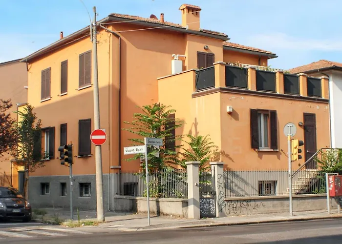 Spacious Apartment In The Heart Of Bologna - 2 Bedrooms