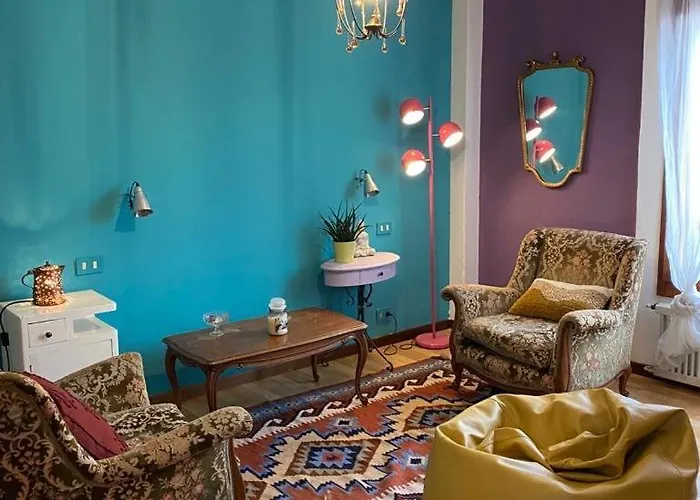 Spazioviola Appartamento Intimo Boho Style Uno Spazio Magico Per L\'Energia Che Si Respira In Un Palazzo Della Vecchia Bologna Qui Nulla E Perfetto Ma Tutto Racconta