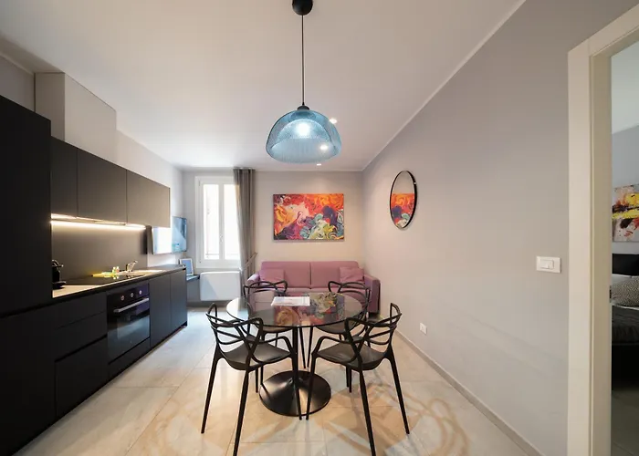 Design Suite In The Heart Of Bolognas History