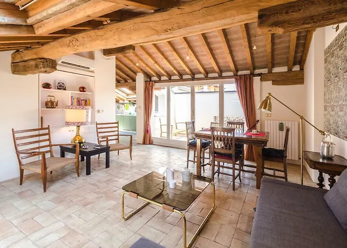 Altabella Panoramic Terrace Apartment